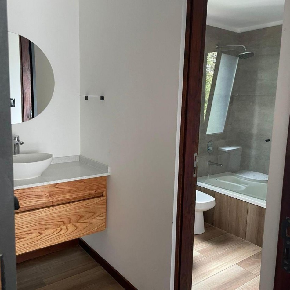 CASA 4 AMBIENTES. BARRIO PRIVADO LAS PRUNAS