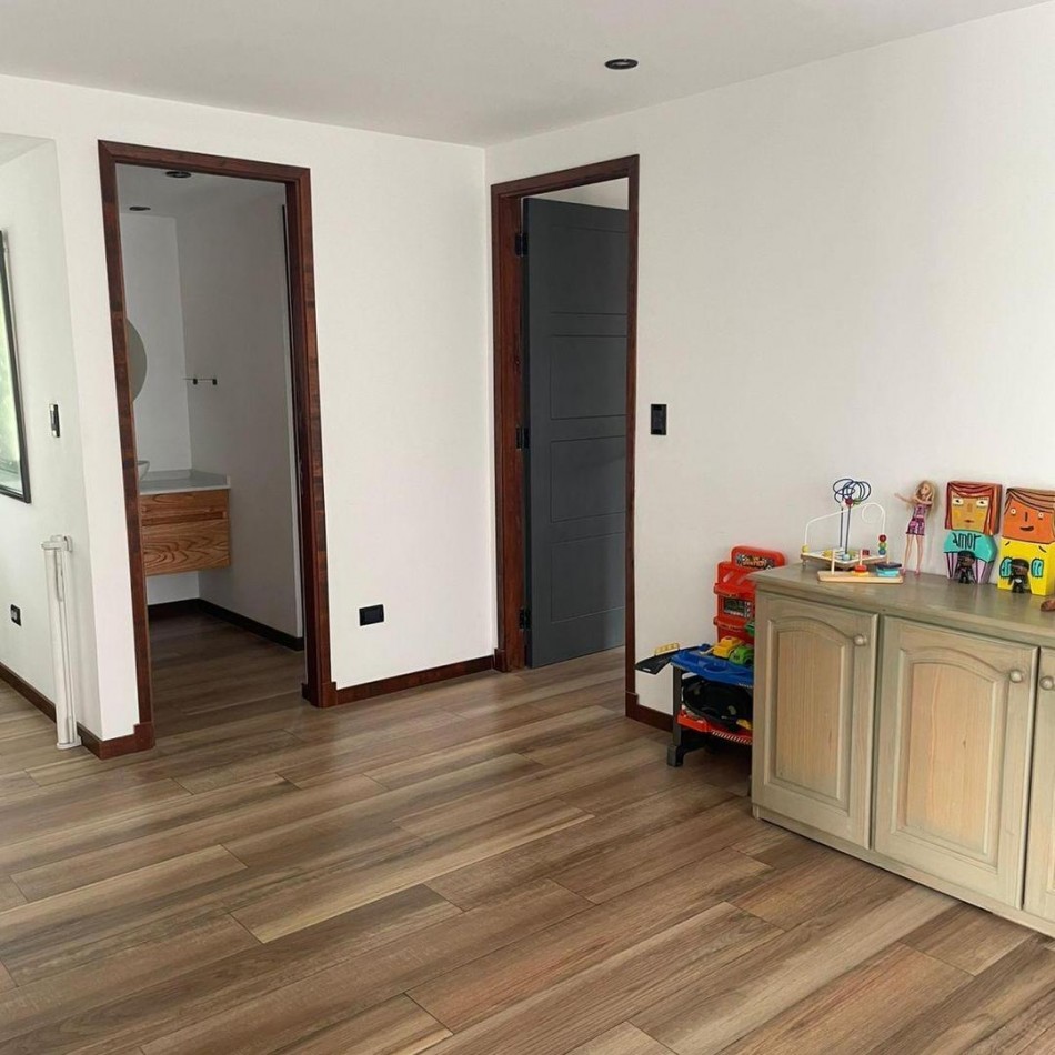 CASA 4 AMBIENTES. BARRIO PRIVADO LAS PRUNAS