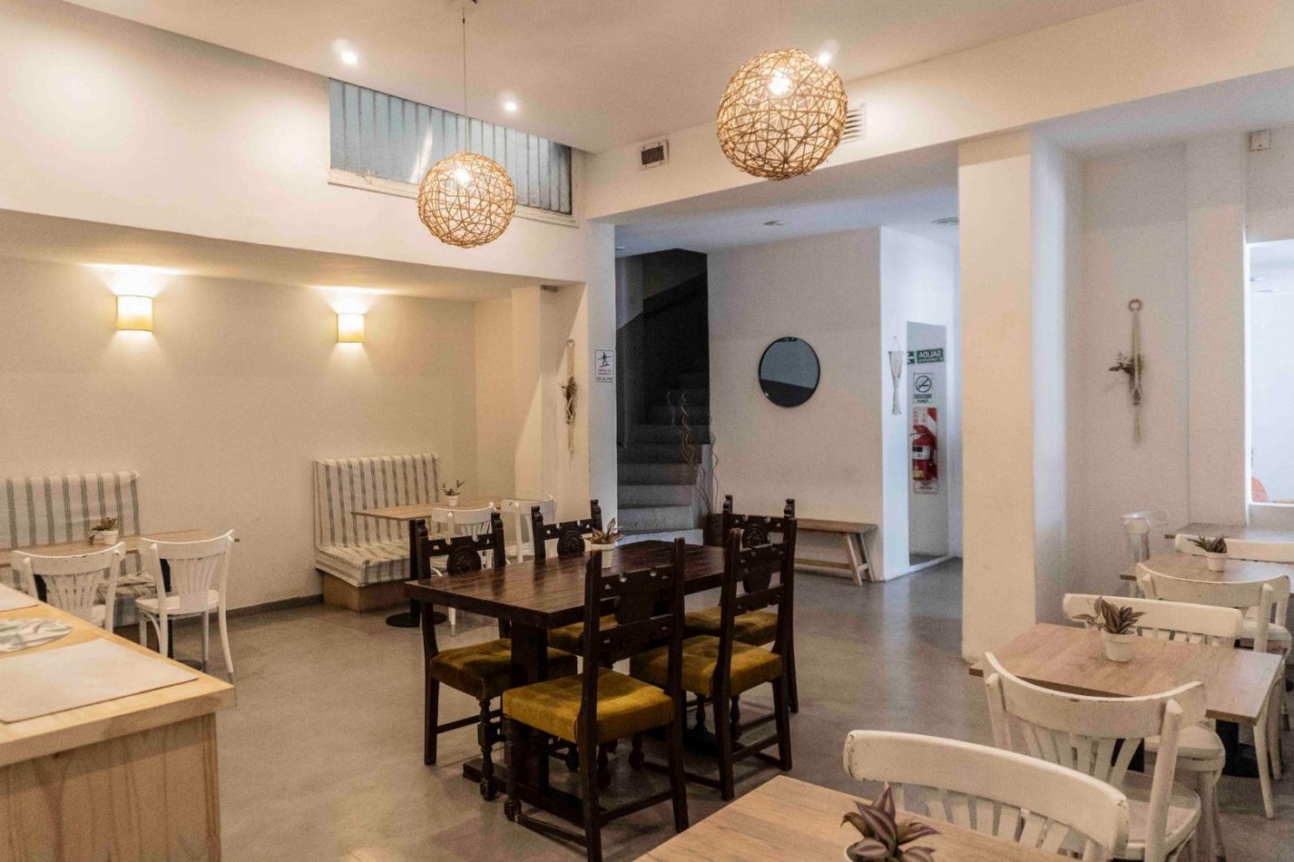 VENTA. EN BLOCK. HOTEL Y 3 LOCALES. LA PERLA