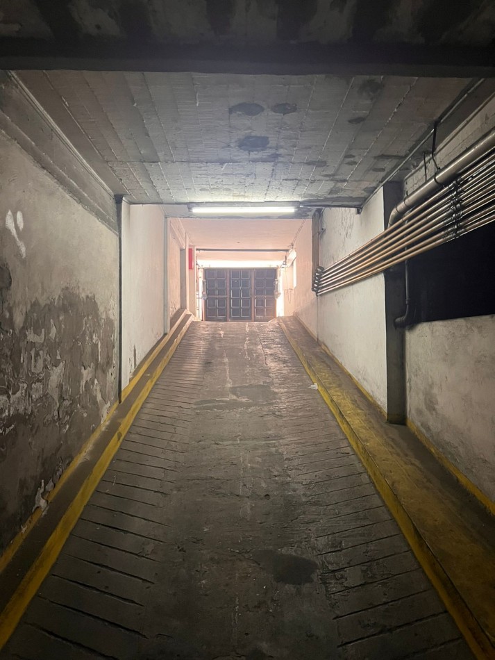 VENTA. COCHERA. ZONA LA PERLA