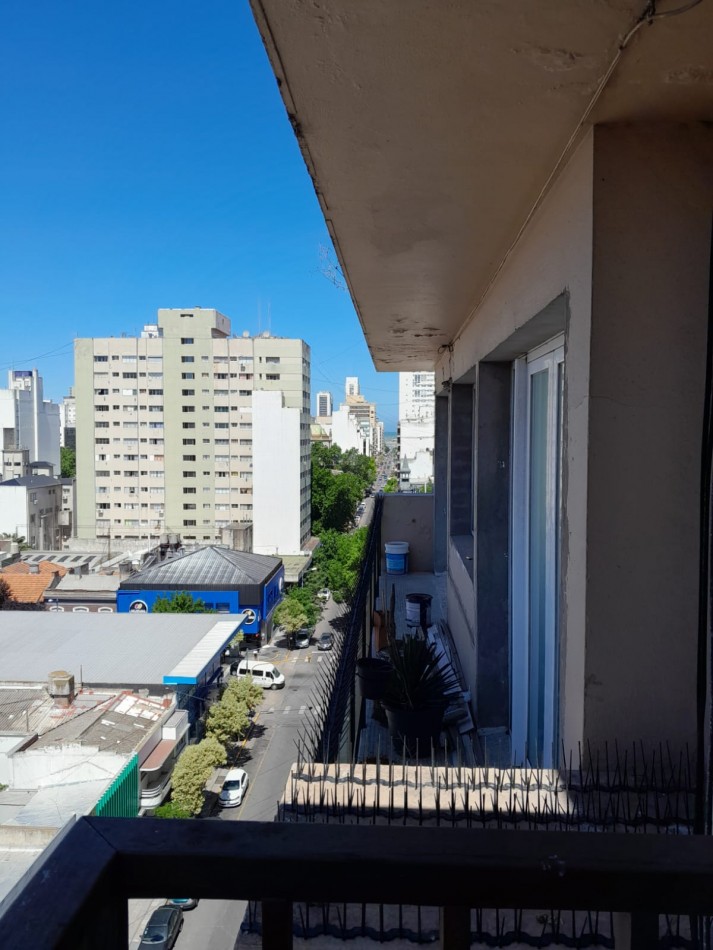 VENTA. DEPARTAMENTO 2 AMB AL FRENTE. CENTRO