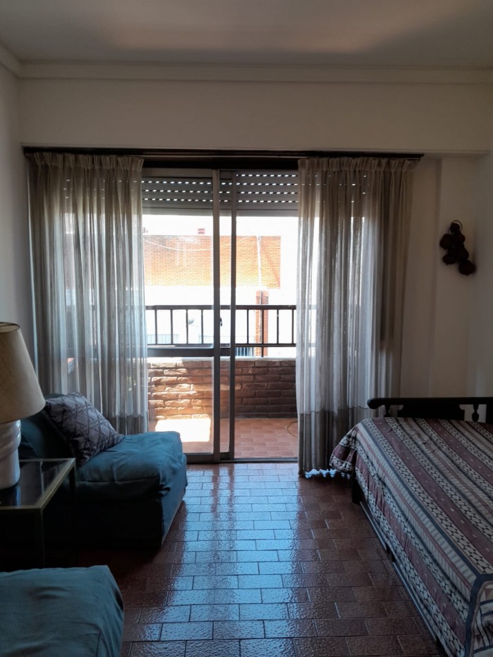 VENTA. DEPARTAMENTO 2 AMB AL FRENTE. CENTRO