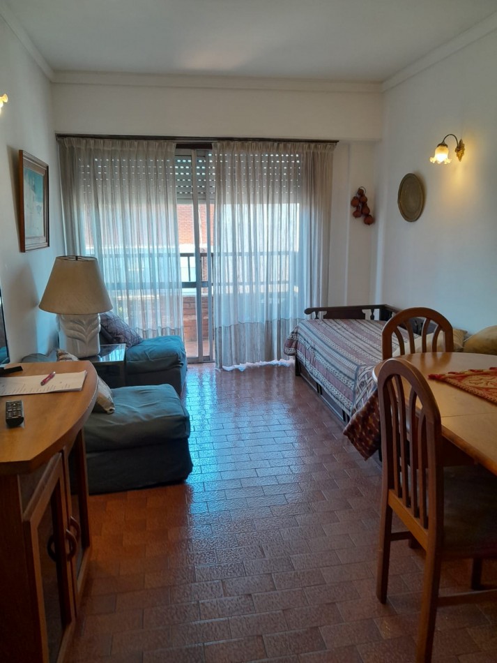 VENTA. DEPARTAMENTO 2 AMB AL FRENTE. CENTRO