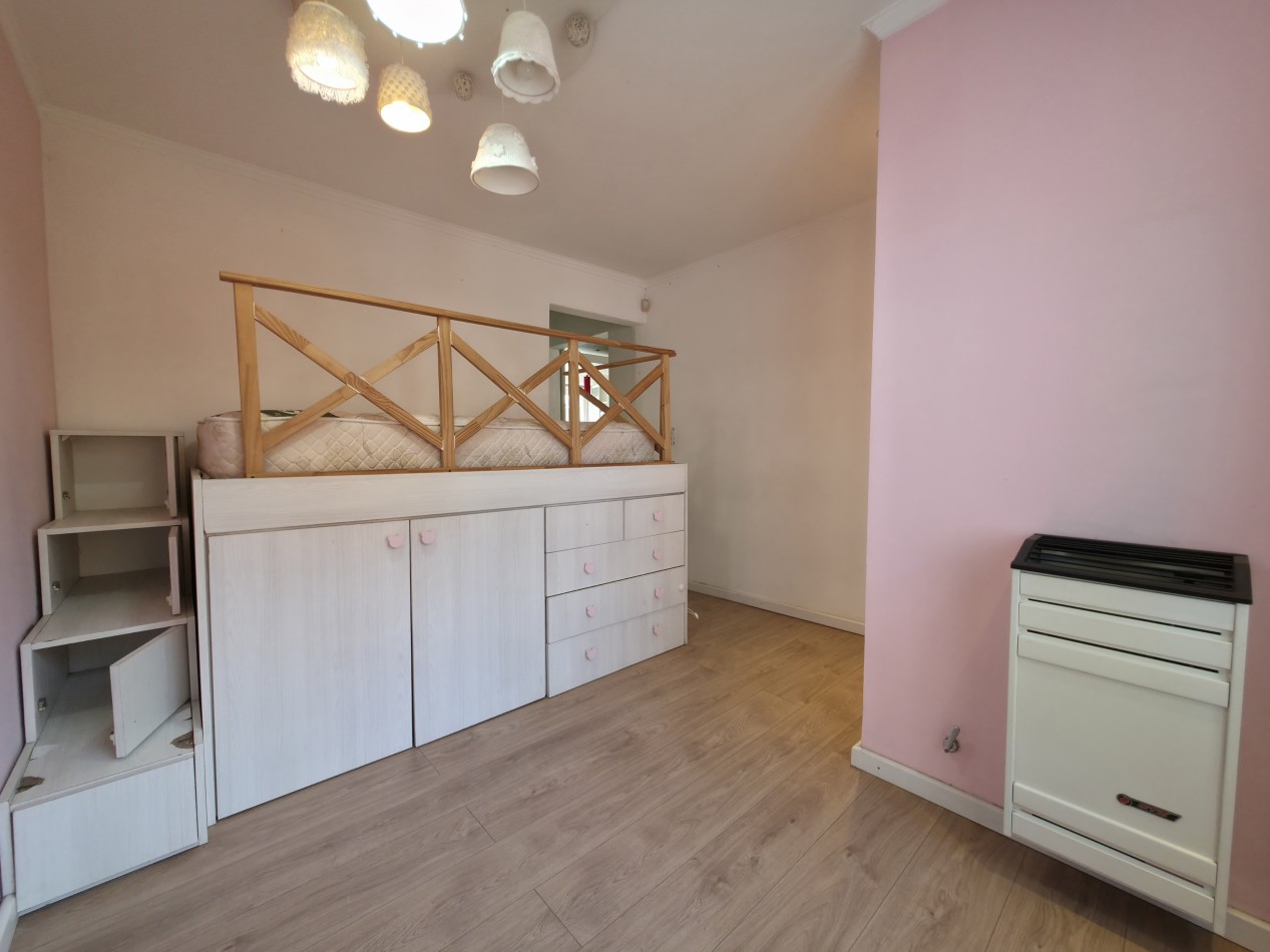 VENTA. CASA 4 AMBIENTES CON GARAGE Y PATIO. BARRIO AEROPARQUE