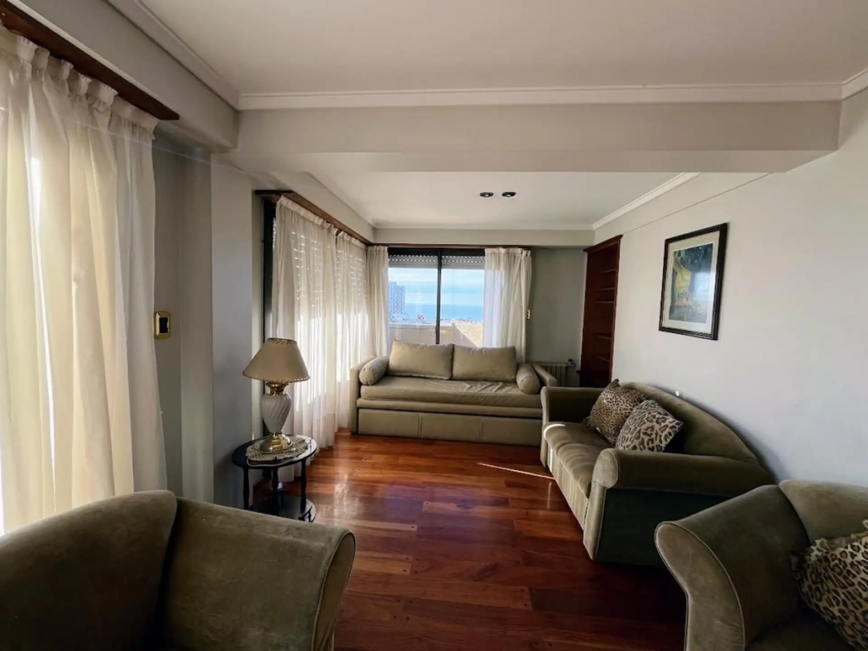 VENTA DEPTO 2/3 AMBIENTES VISTA AL MAR C/ COCHERA.