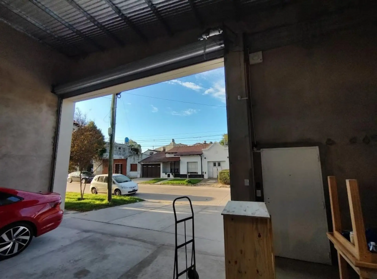 VENTA Galpon 333m2. Excelente Estado. Juan b Justo