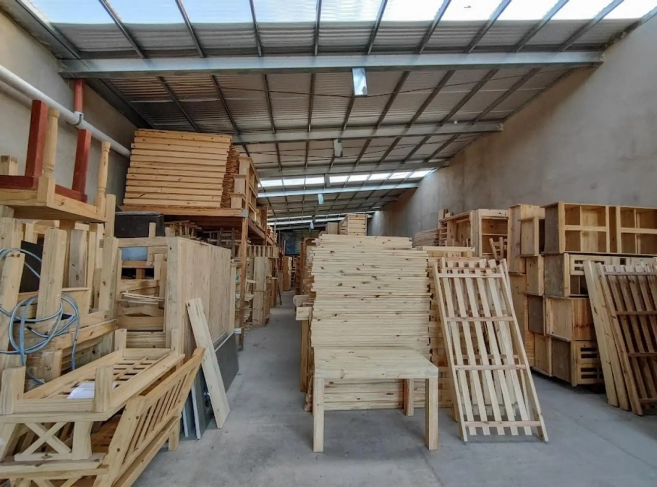 VENTA Galpon 333m2. Excelente Estado. Juan b Justo