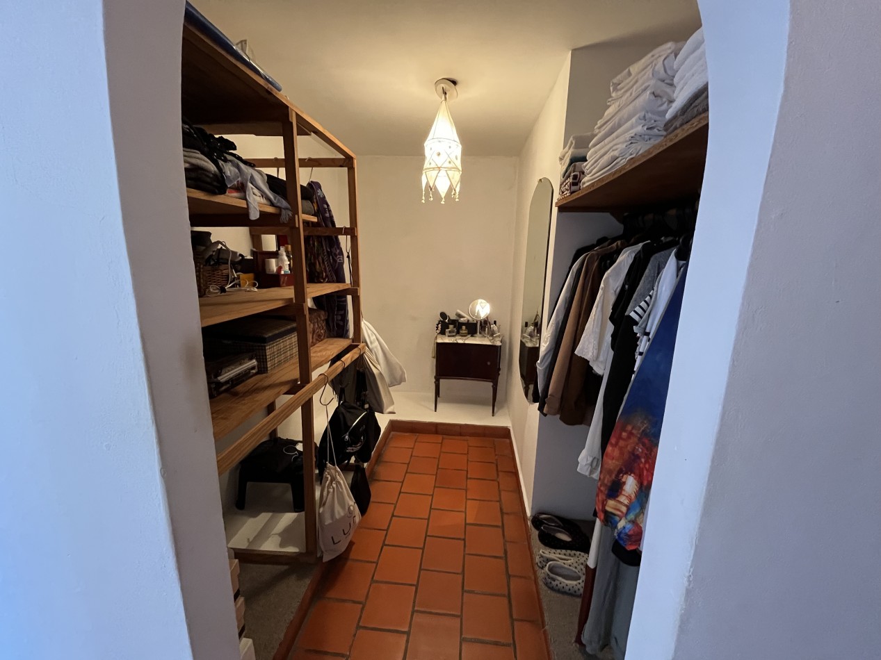 VENTA. CASA 5 AMB SOBRE 2 LOTES. BARRIO LAS MARGARITAS