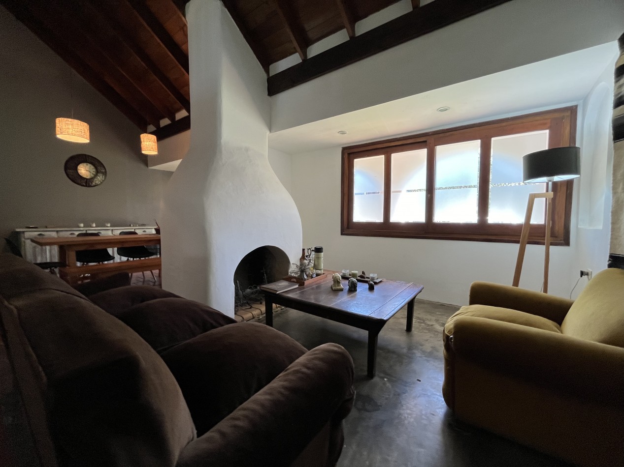 VENTA. CASA 5 AMB SOBRE 2 LOTES. BARRIO LAS MARGARITAS