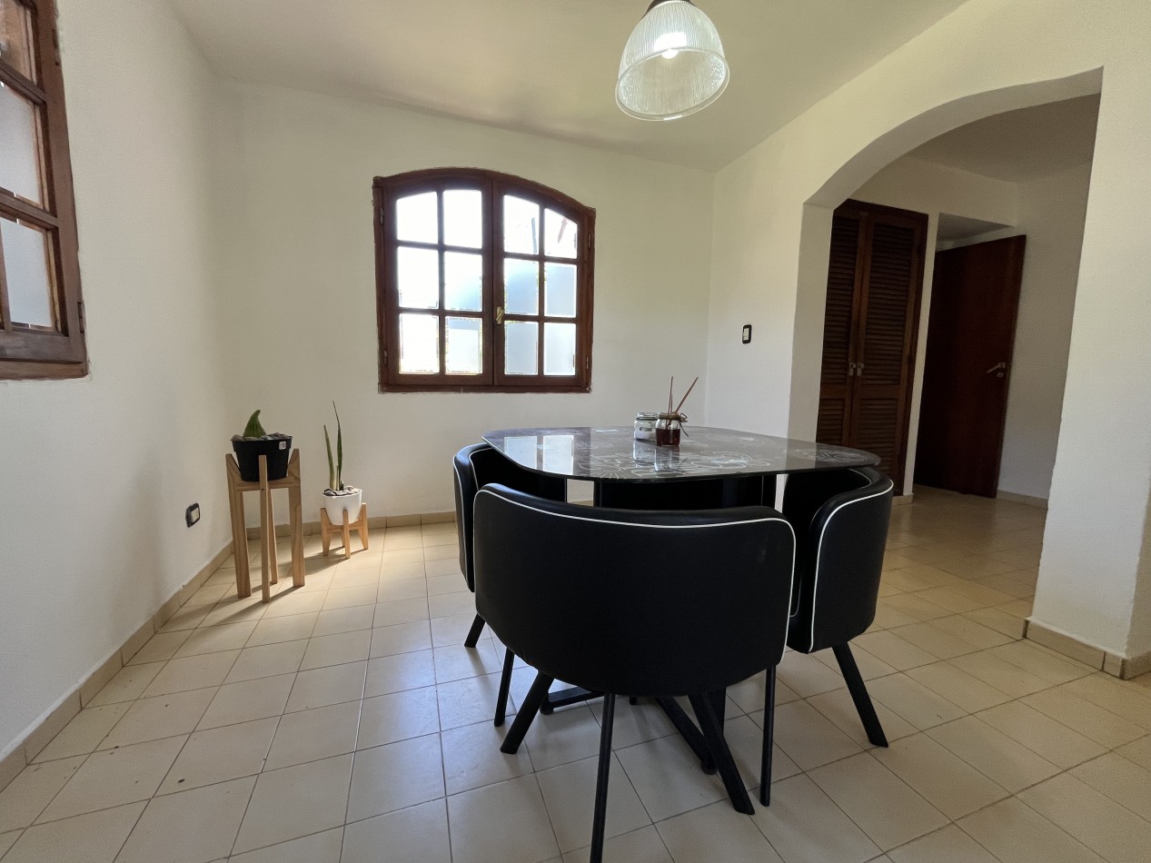 VENTA. CASA 5 AMB SOBRE 2 LOTES. BARRIO LAS MARGARITAS