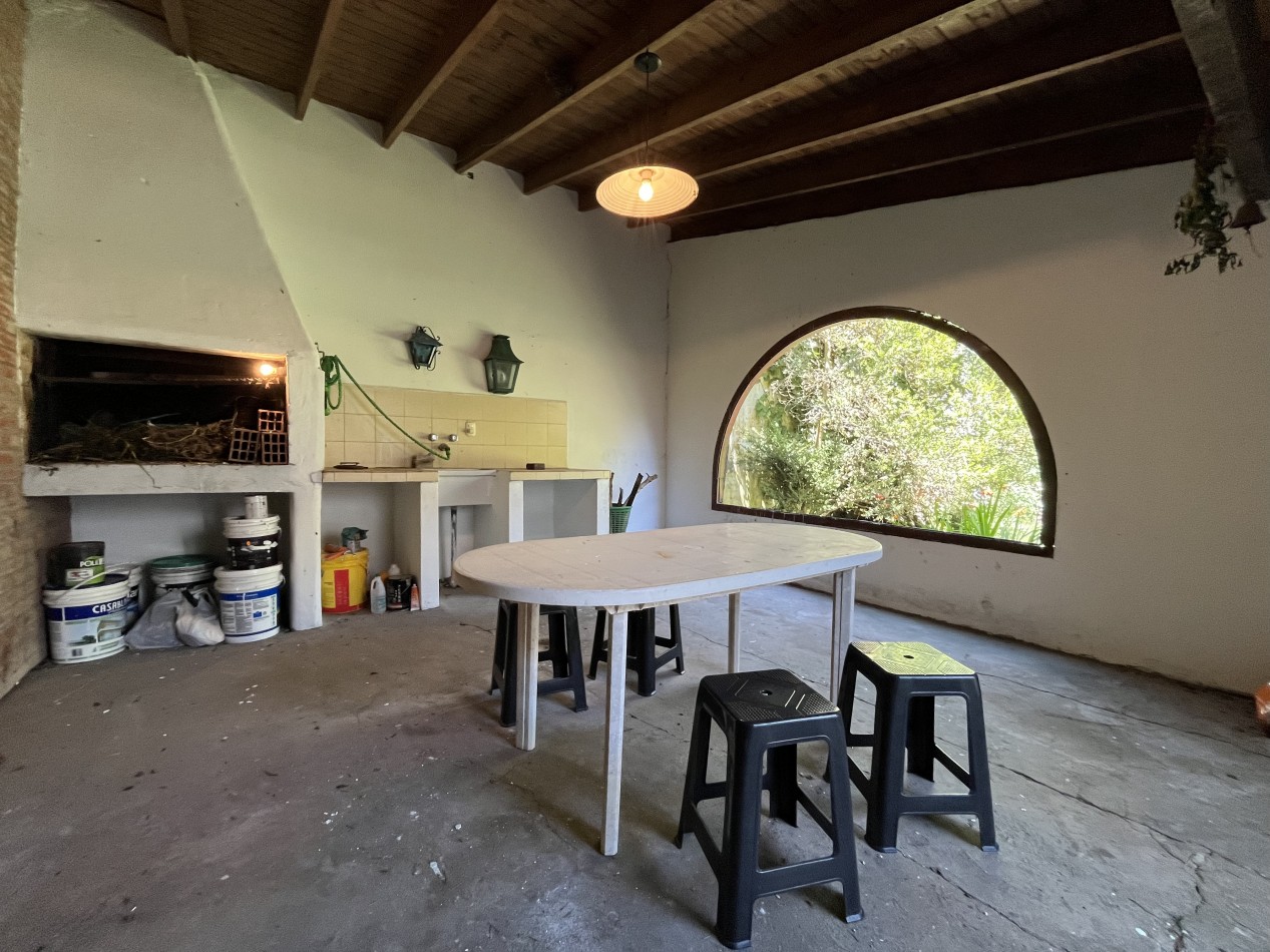 VENTA. CASA 5 AMB SOBRE 2 LOTES. BARRIO LAS MARGARITAS