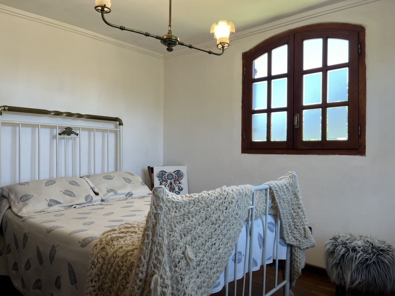 VENTA. CASA 5 AMB SOBRE 2 LOTES. BARRIO LAS MARGARITAS