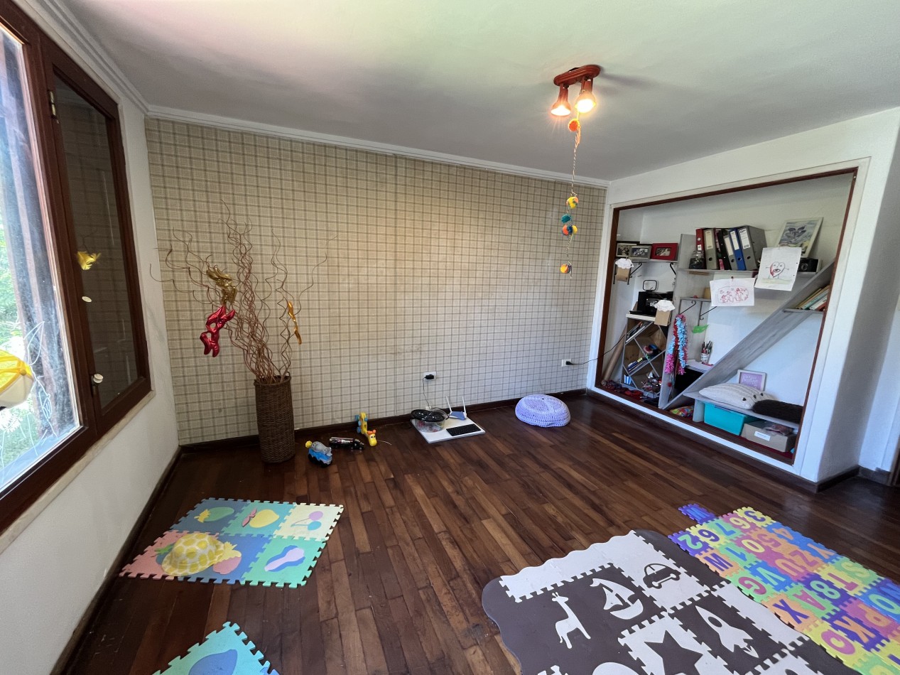 VENTA. CASA 5 AMB SOBRE 2 LOTES. BARRIO LAS MARGARITAS