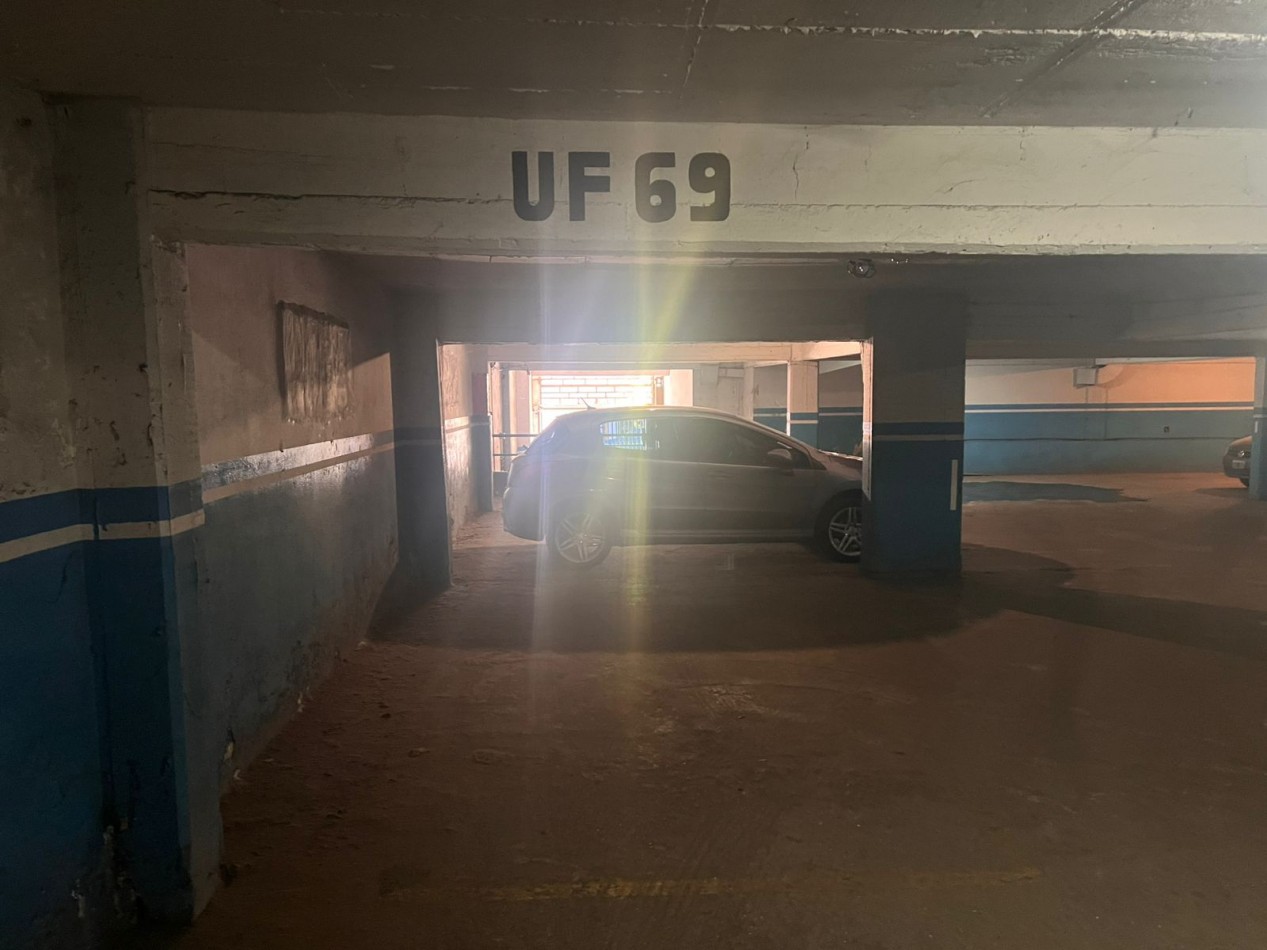 COCHERA EN VENTA. ZONA PLAZA COLON