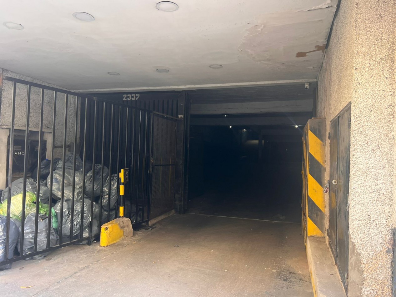 COCHERA EN VENTA. ZONA PLAZA COLON