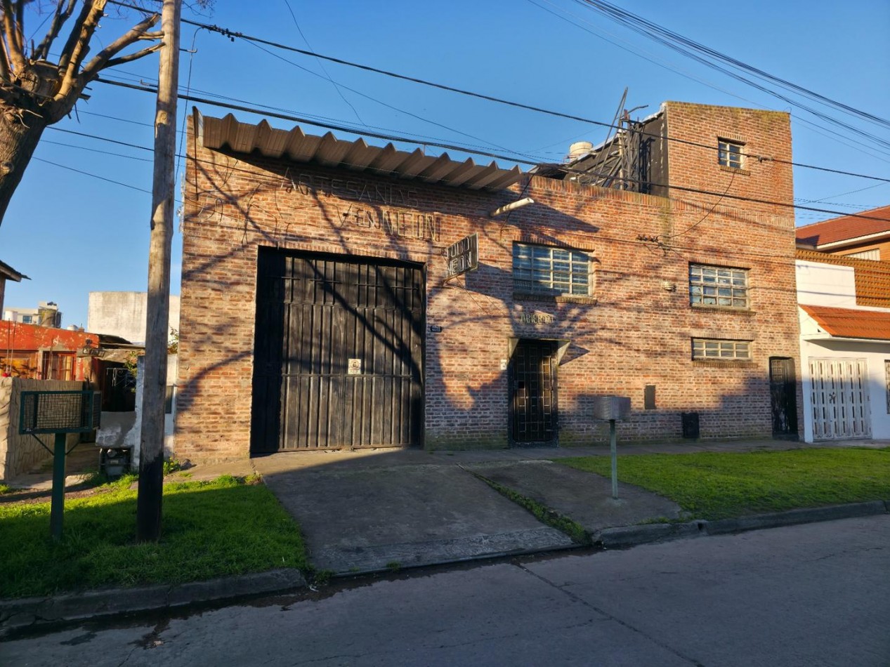 GALPON EN VENTA CON VIVIENDA. PERALTA RAMOS OESTE