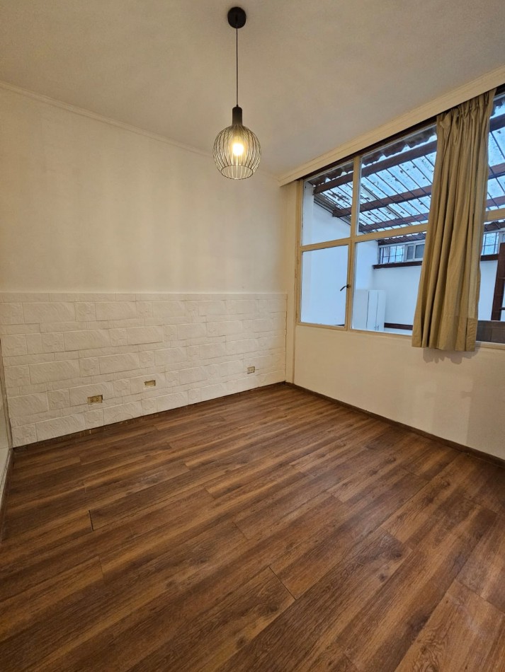 VENTA. DPTO. 2 AMBIENTE CON PATIO . SEMIRECICLADO. ALDREY