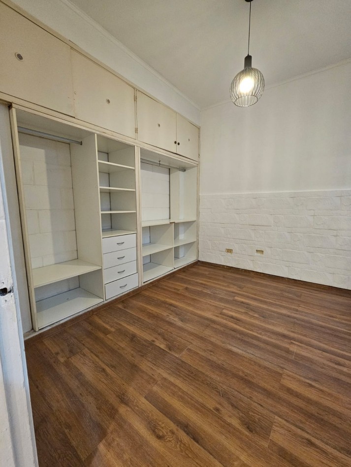 VENTA. DPTO. 2 AMBIENTE CON PATIO . SEMIRECICLADO. ALDREY