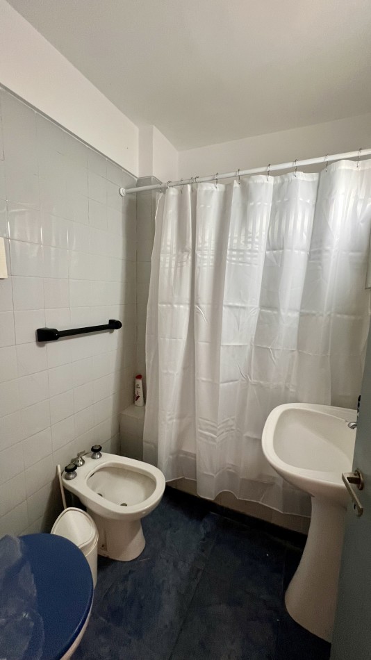 VENTA. DEPARTAMENTO 2 AMBIENTES CON PATIO. PASEO ALDREY