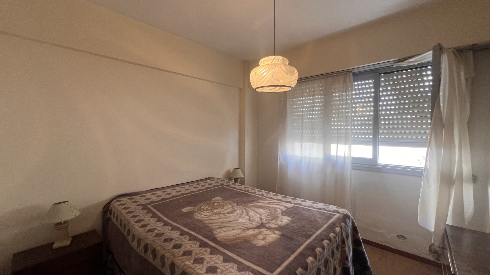 VENTA. DEPARTAMENTO 2 AMBIENTES CON PATIO. PASEO ALDREY