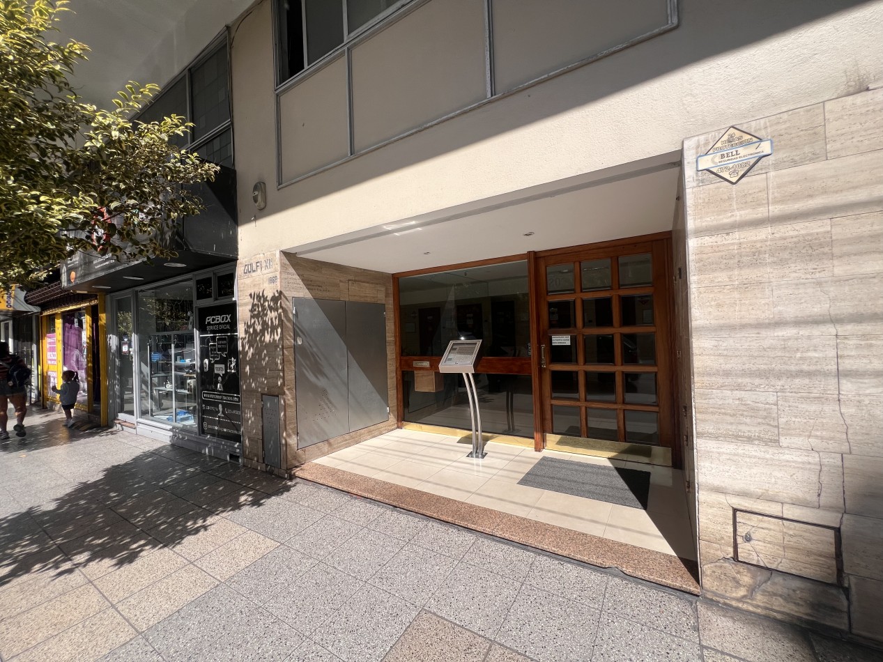 VENTA. DEPARTAMENTO 2 AMBIENTES CON PATIO. PASEO ALDREY