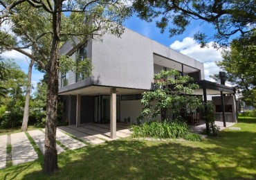 CASA 4 AMBIENTES. BARRIO PRIVADO LAS PRUNAS