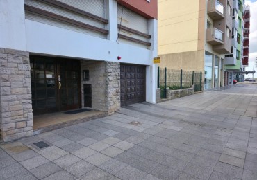 VENTA. COCHERA. ZONA LA PERLA