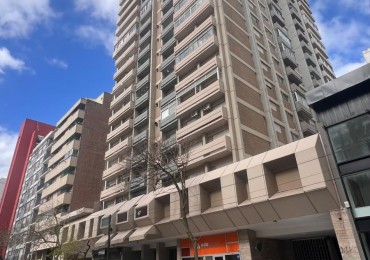 VENTA. DEPARTAMENTO DE 3 AMBIENTES CON COCHERA Y DOS BALCONES. MACROCENTRO